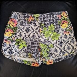 BASEMENT Collection Floral Print Shorts with Leather piping Short Shorts
